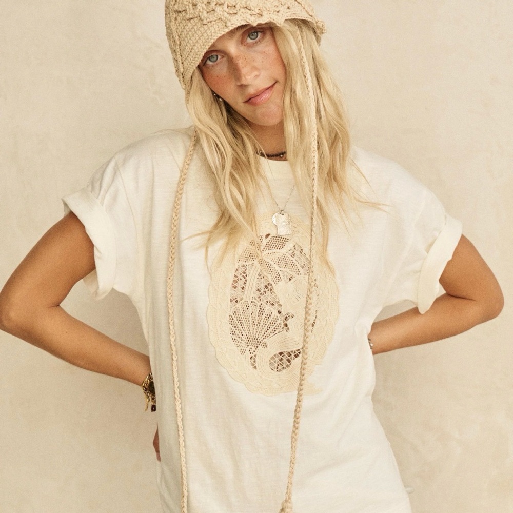 Spell The Mermaid Cove Appliqué Tee in White Sands - Picture 2 of 10